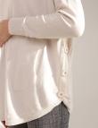 Стильный бежевый джемпер с карманами от E-Woman