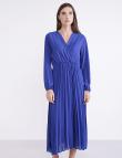 Плиссированное платье с V-образным вырезом Coolples Moda темно-синее