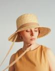 Бежевая соломенная шляпа с бежевой лентой от Saint MAEVE