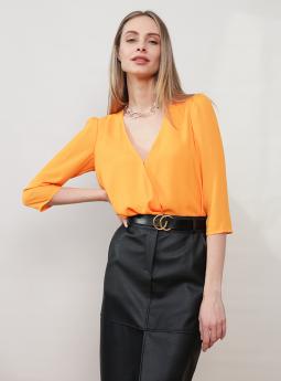 Блузка Оранжевая блузка с вырезом от Think&Believe