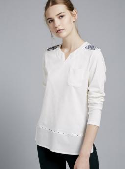 Блузка Белая блуза с вышивкой от Dandara