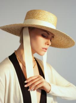 Шляпа ​Классическая шляпа из натуральной соломы с широкими полями от Saint MAEVE