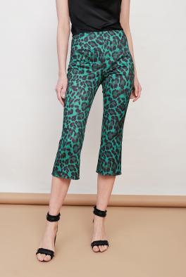 Брюки Зеленые брюки с леопардовым принтом длина 3/4 от Think&Believe