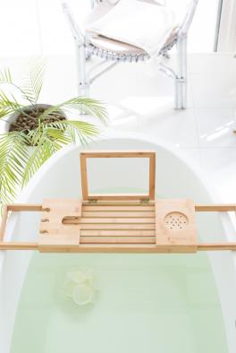 Столик для ванной Столик для ванной комнаты из бамбука