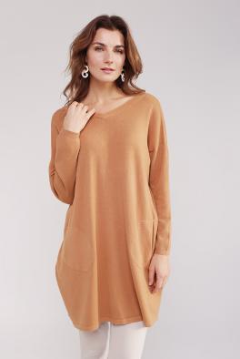 Джемпер Удлиненный джемпер с открытой спиной коричневого цвета от E-Woman