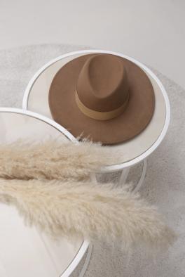 Шляпа Бежевая классическая шляпа из фетра от Saint MAEVE