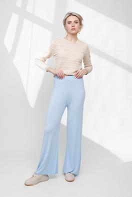 Брюки Трикотажные широкие брюки клеш голубого цвета от Made in Italy