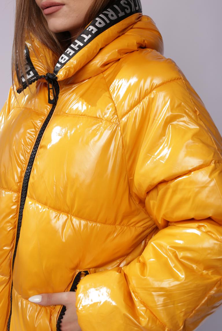 Объемное пальто с капюшоном желтого цвета от Fly