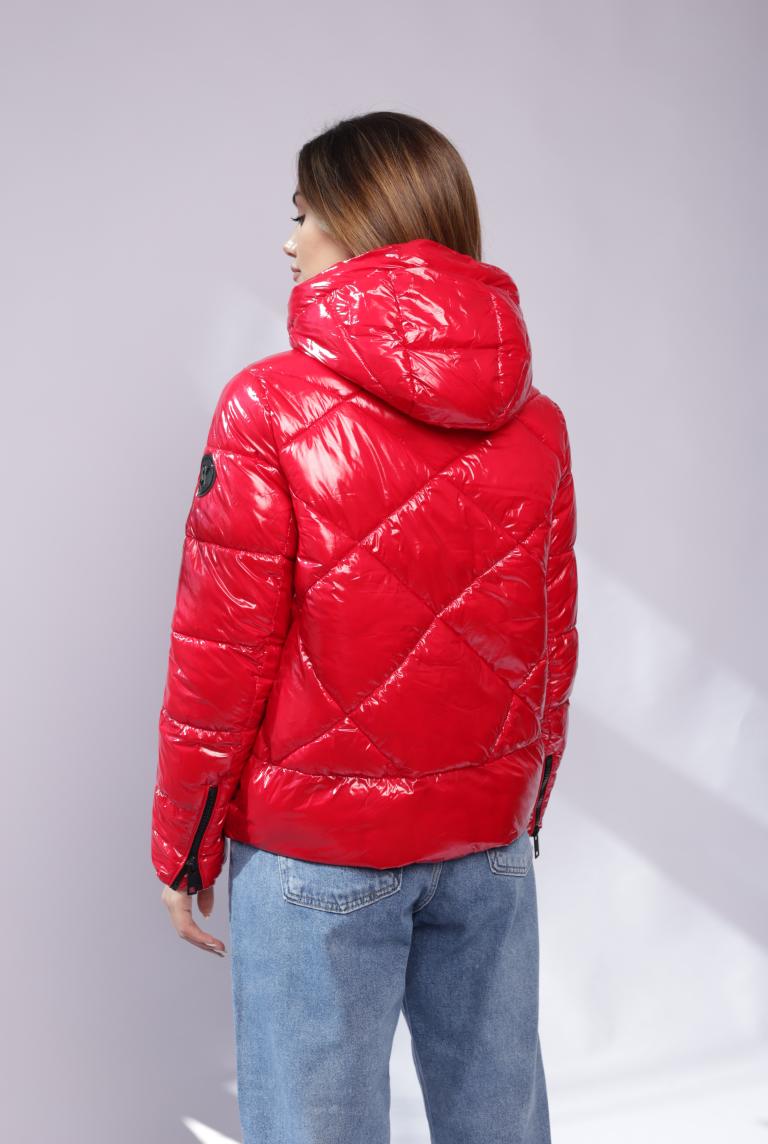Красная блестящая куртка от Fly