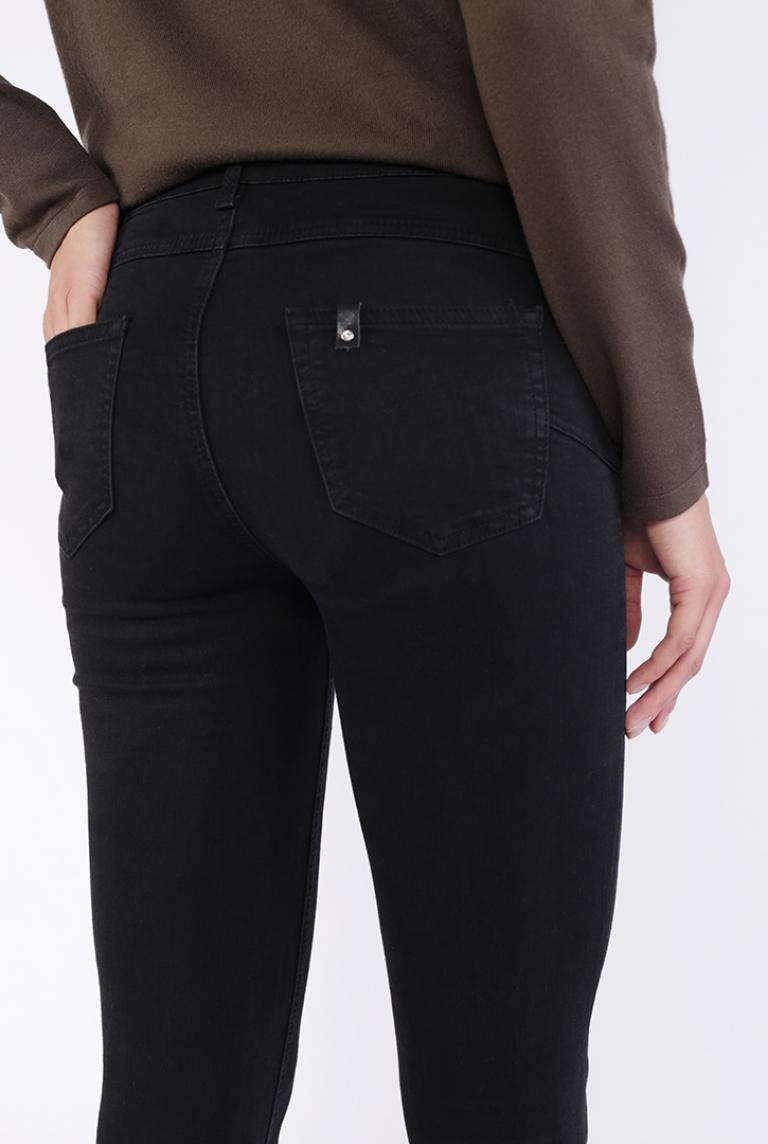 Черные зауженные джинсы от Miss Bon Bon