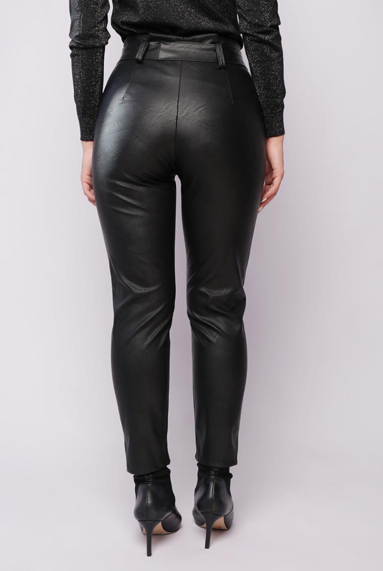 Черные брюки с поясом из искусственной кожи от Rock&Rich