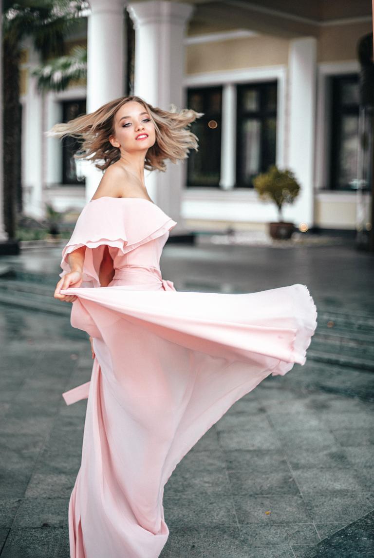Розовое платье со съемной шифоновой юбкой от Anetty