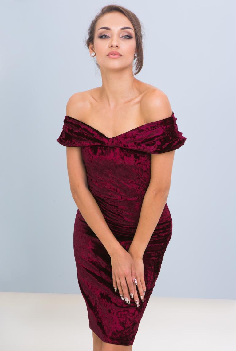 Приталенное платье из велюра цвет марсала от Anetty