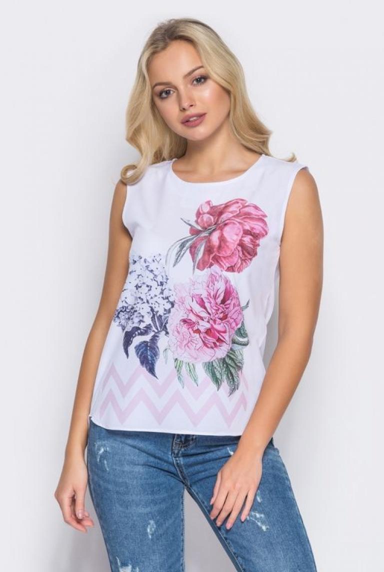 Стильная блузка с цветочным принтом