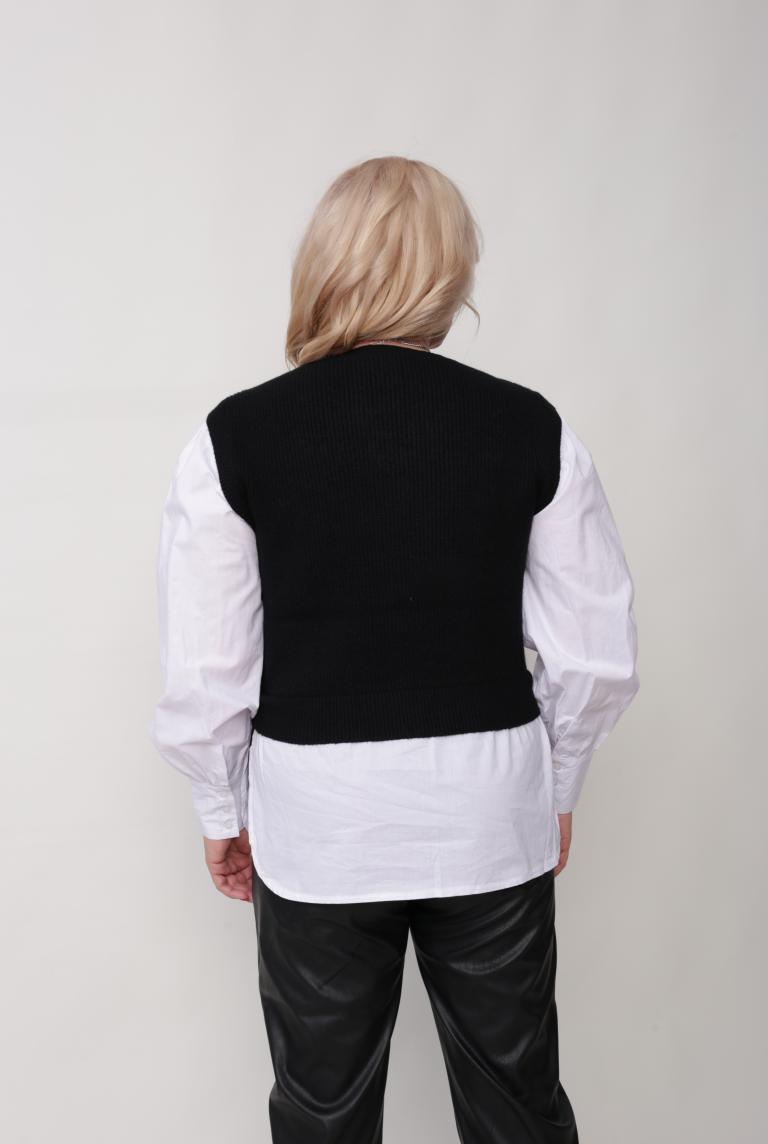 Белая блузка с жилетом черного цвета от Lazy Girl