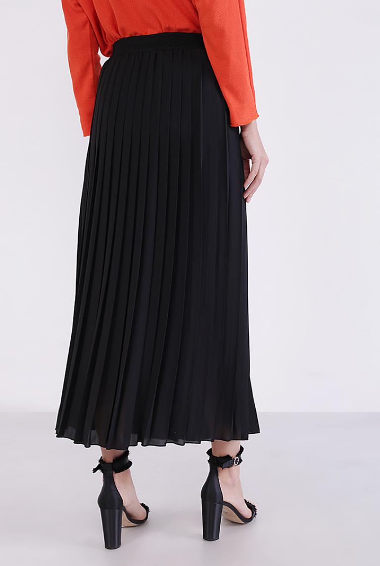 Плиссированная черная юбка с разрезом от Coolples