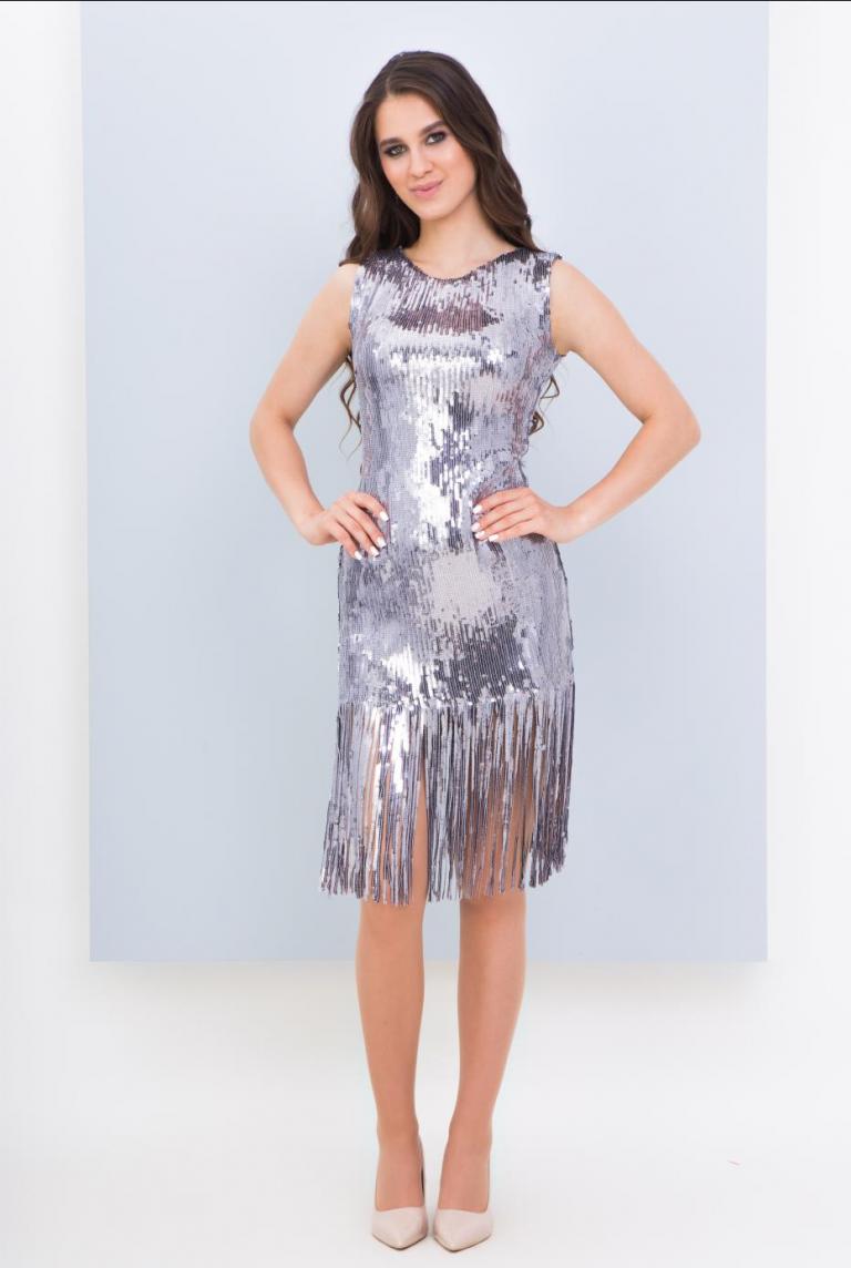Короткое платье с блестящей бахромой серебряного цвета от Anetty