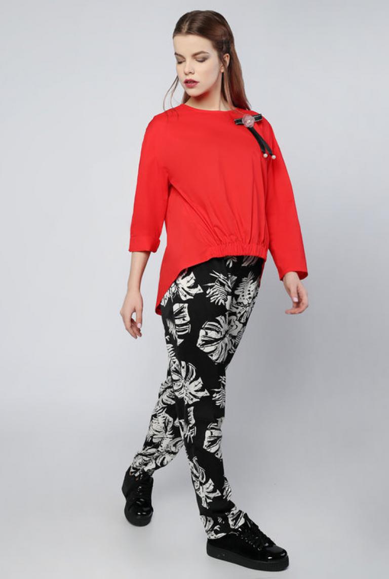 Красная блуза ONE LOVE с украшением