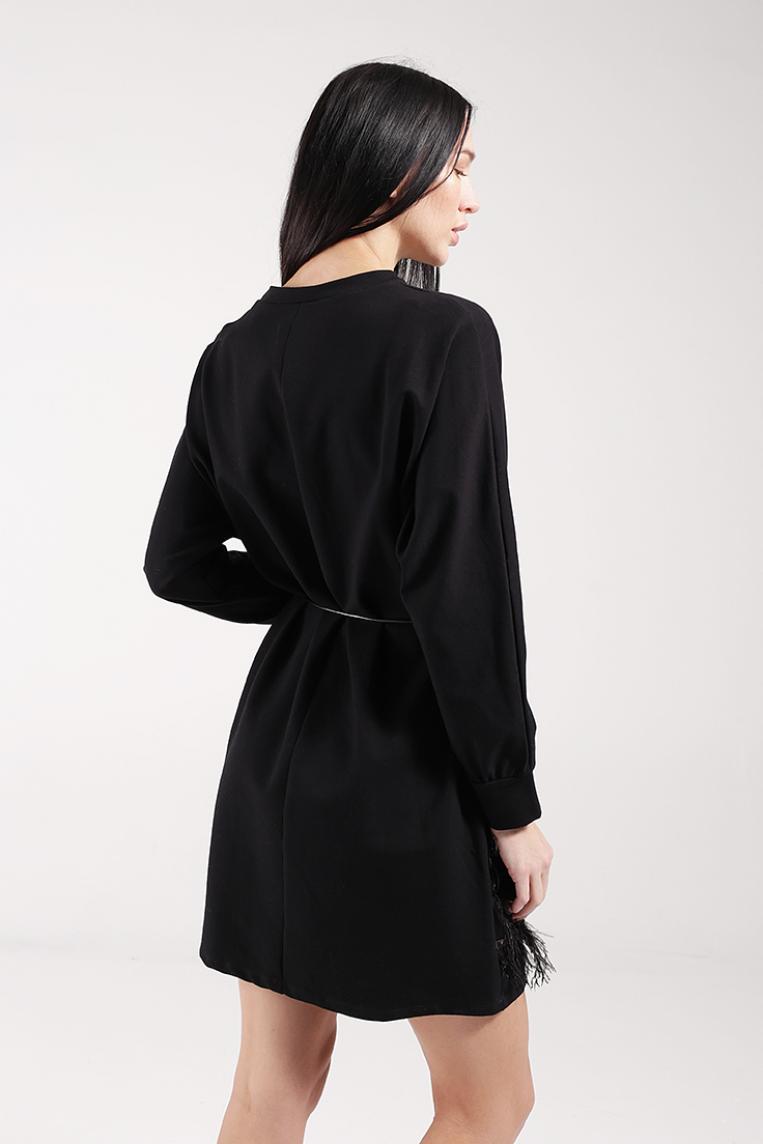 Черное стильное платье с перьями от One Love