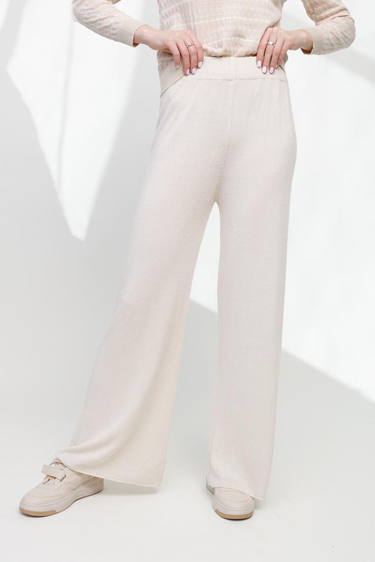 Трикотажные широкие брюки клеш бежевого цвета от Made in Italy купить за3500 руб 991 в интернет-магазине fabzone.ru