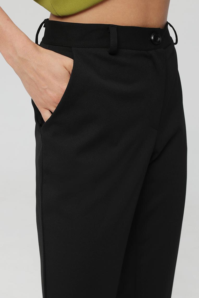 Классические брюки черного цвета от GIU
