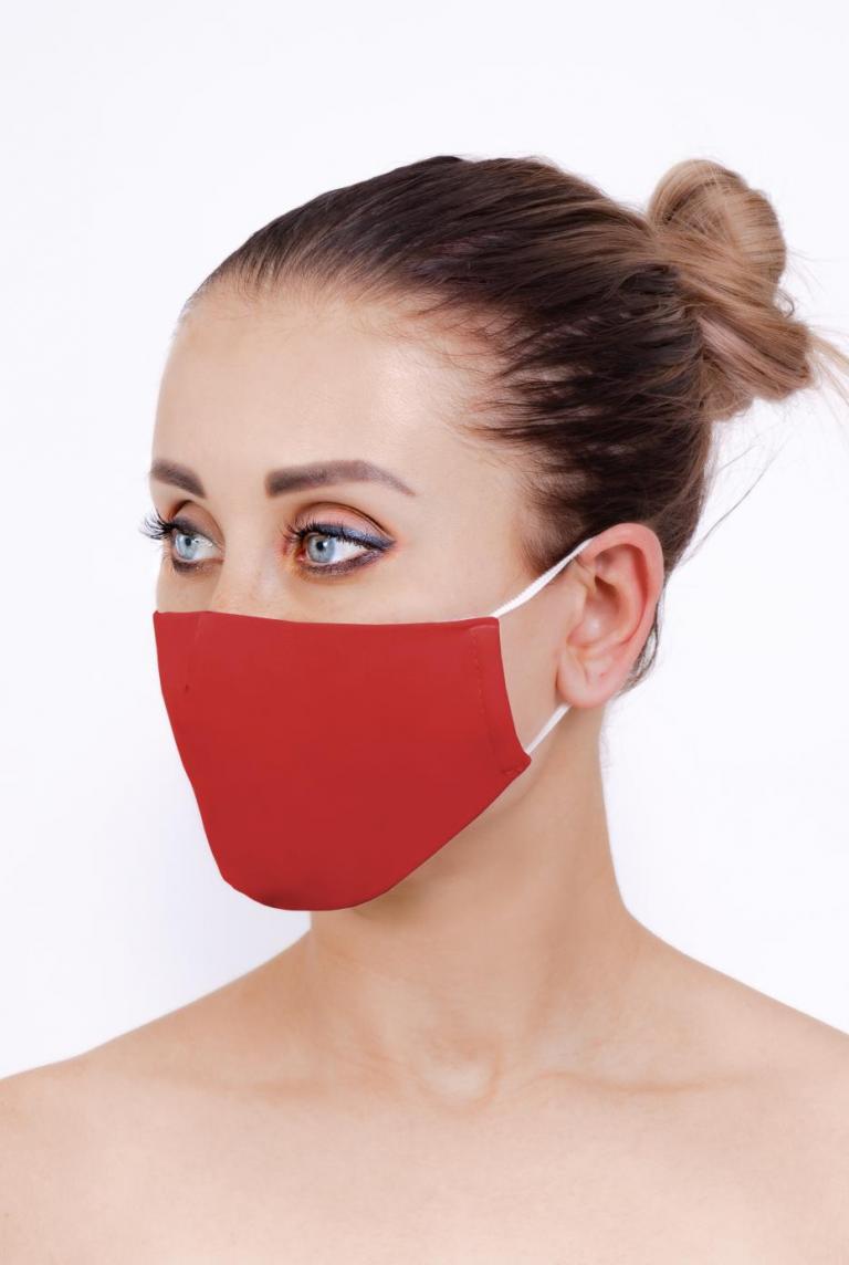 Защитная маска из крепа красного цвета от Anetty