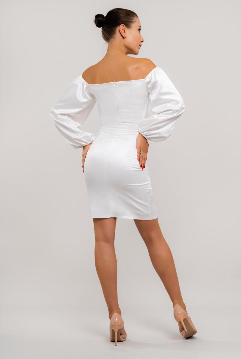 Короткое белое приталенное платье от Anetty